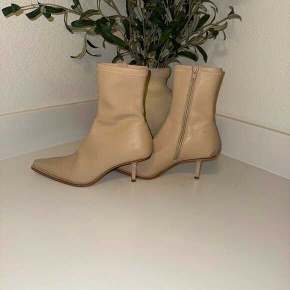 Steve Madden Briane Bootie in Bone – Size 7 - Picture 3 of 6